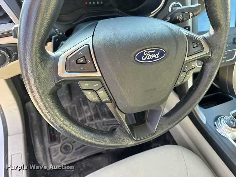 image for item EN5229 2019 Ford Fusion SE 