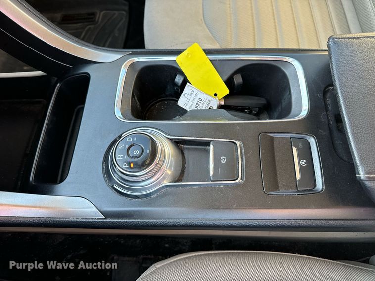 image for item EN5229 2019 Ford Fusion SE 