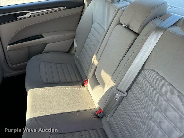 image for item EN5229 2019 Ford Fusion SE 