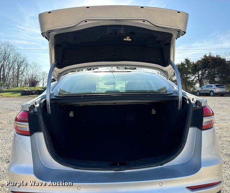 image for item EN5229 2019 Ford Fusion SE 