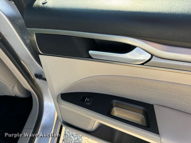 image for item EN5229 2019 Ford Fusion SE 