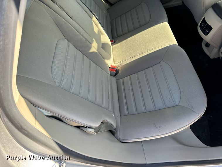 image for item EN5229 2019 Ford Fusion SE 