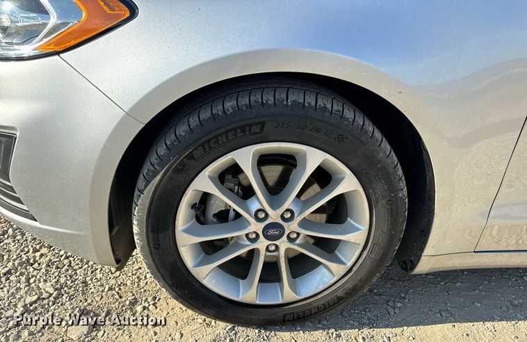 image for item EN5229 2019 Ford Fusion SE 