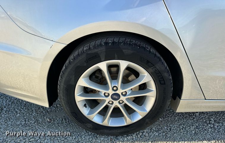 image for item EN5229 2019 Ford Fusion SE 