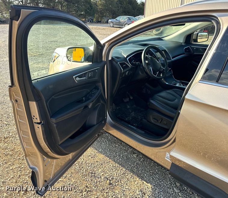 image for item EN5230 2020 Ford Edge Titanium SUV