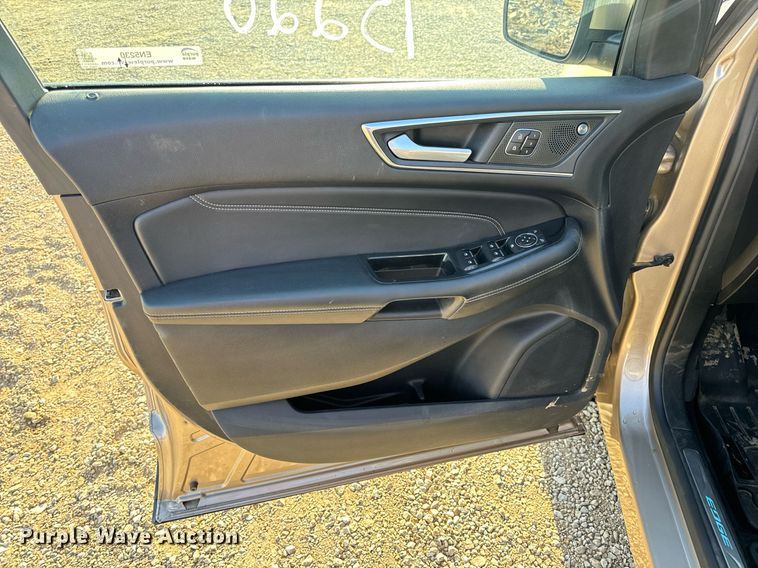 image for item EN5230 2020 Ford Edge Titanium SUV