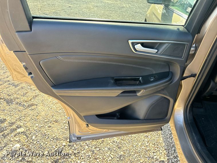 image for item EN5230 2020 Ford Edge Titanium SUV