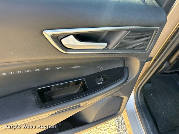 image for item EN5230 2020 Ford Edge Titanium SUV