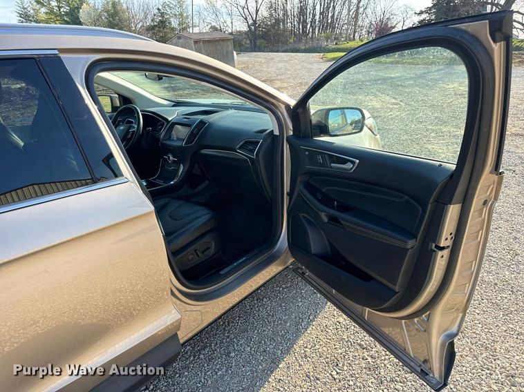 image for item EN5230 2020 Ford Edge Titanium SUV