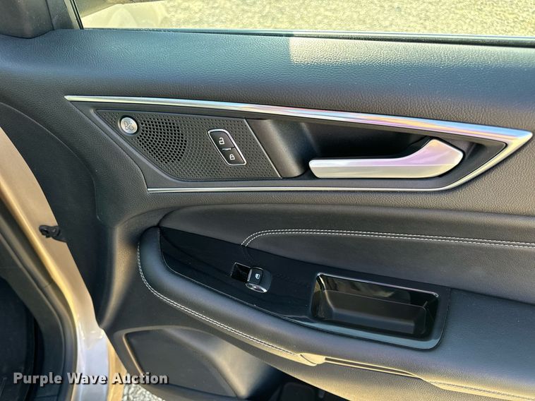 image for item EN5230 2020 Ford Edge Titanium SUV