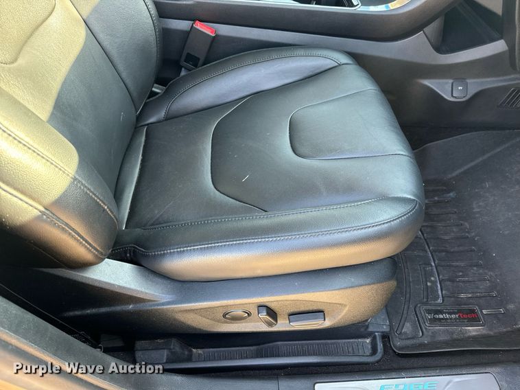 image for item EN5230 2020 Ford Edge Titanium SUV