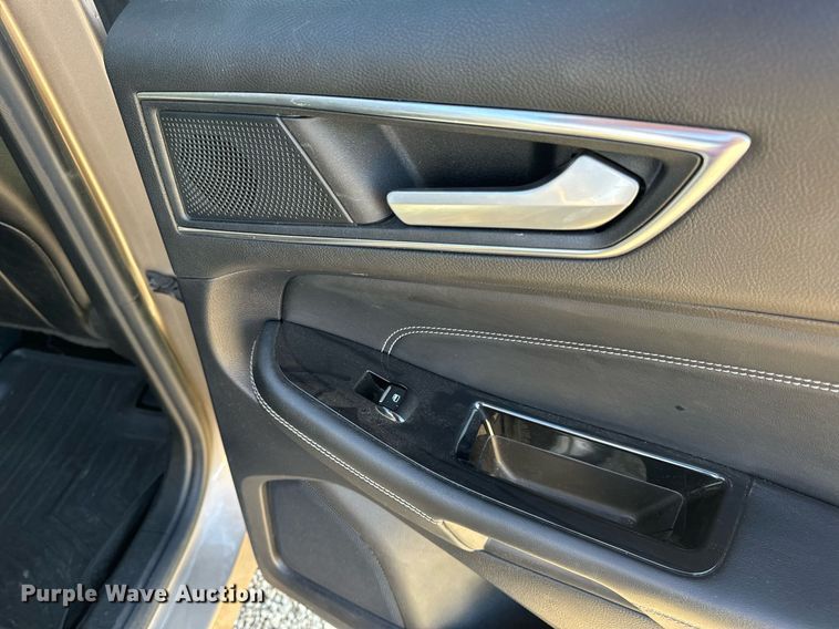 image for item EN5230 2020 Ford Edge Titanium SUV