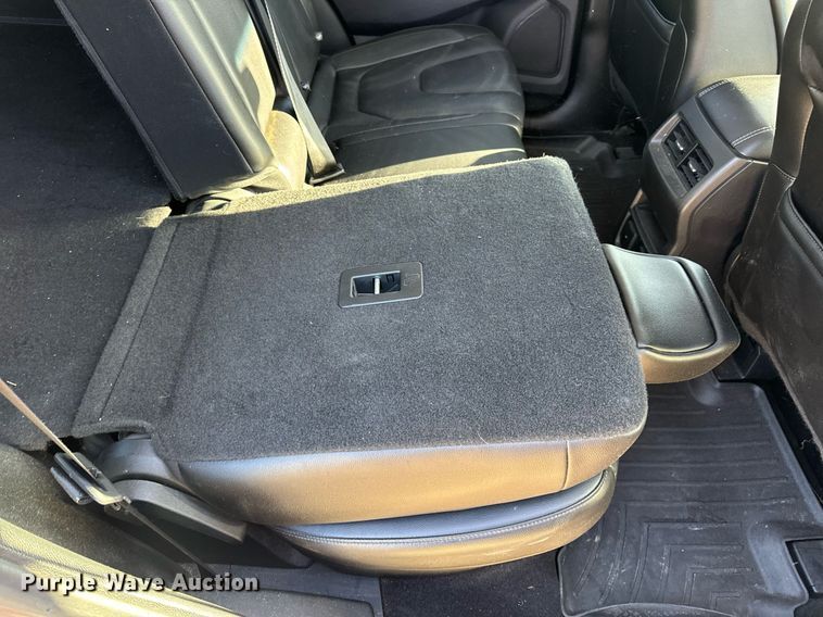 image for item EN5230 2020 Ford Edge Titanium SUV