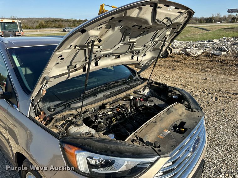 image for item EN5230 2020 Ford Edge Titanium SUV