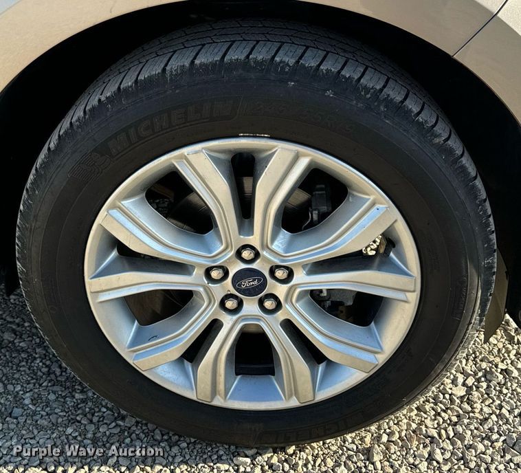 image for item EN5230 2020 Ford Edge Titanium SUV