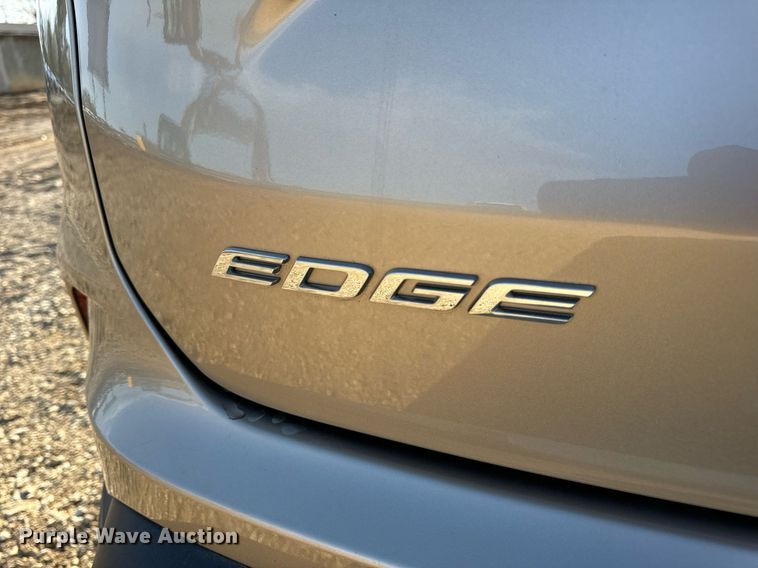 image for item EN5230 2020 Ford Edge Titanium SUV