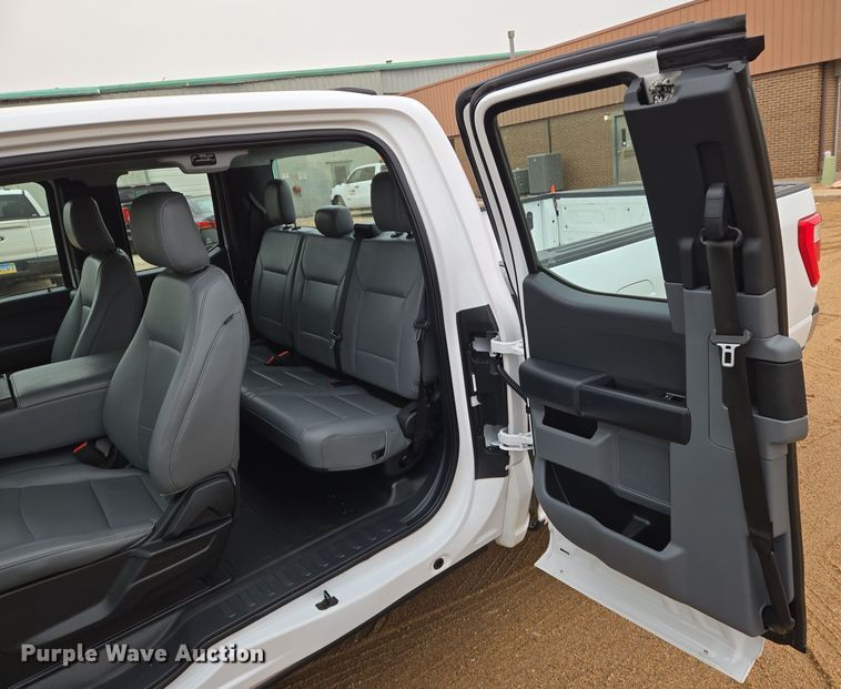 image for item EN8687 2021 Ford F150 SuperCab pickup truck