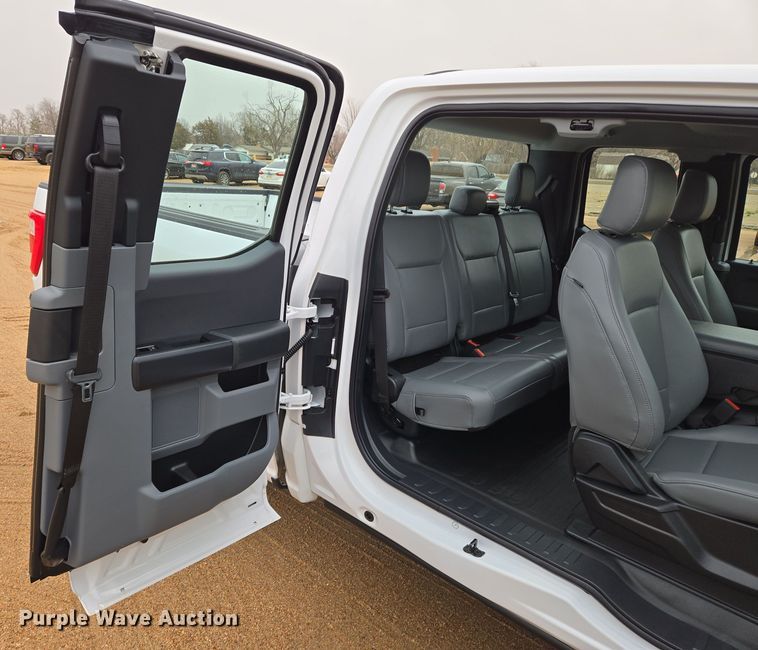 image for item EN8687 2021 Ford F150 SuperCab pickup truck