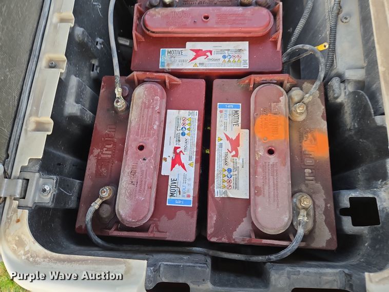 image for item EN8777 2017 Club Car Precedent i2 Electric ERIC golf cart