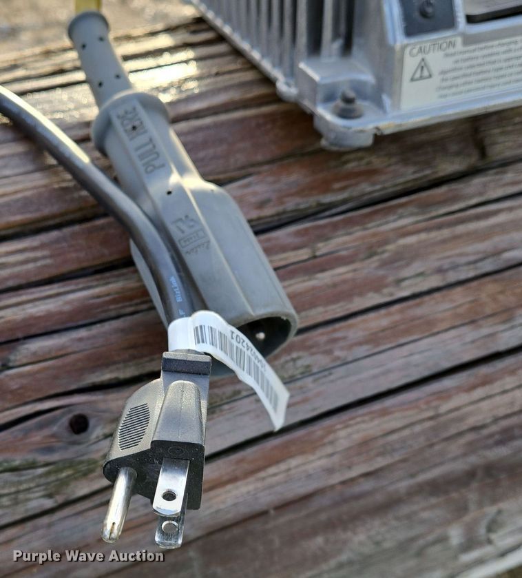 image for item EN8777 2017 Club Car Precedent i2 Electric ERIC golf cart