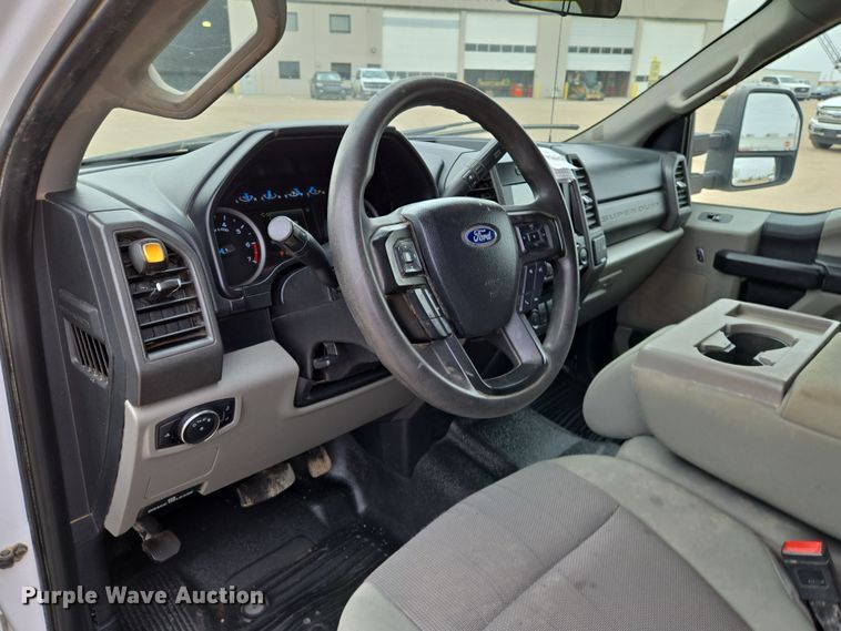 image for item EN8801 2021 Ford F250 Super Duty XL Crew Cab pickup truck