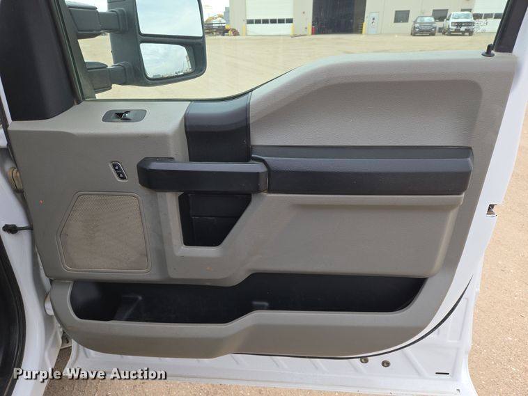 image for item EN8801 2021 Ford F250 Super Duty XL Crew Cab pickup truck