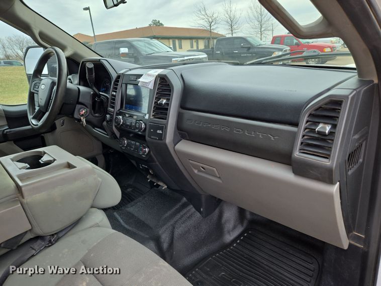 image for item EN8801 2021 Ford F250 Super Duty XL Crew Cab pickup truck