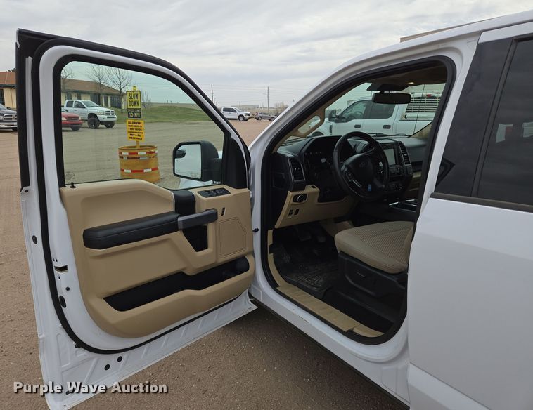 image for item EN8802 2019 Ford F150 XLT SuperCrew pickup truck