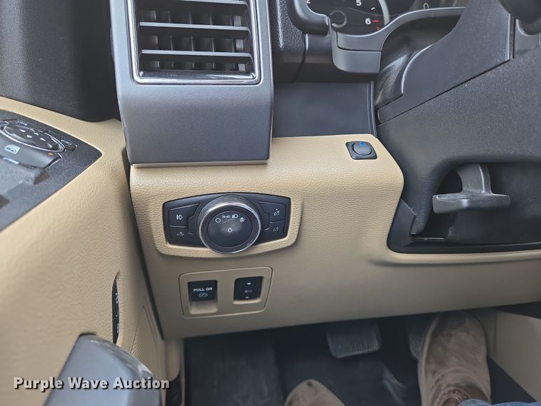 image for item EN8802 2019 Ford F150 XLT SuperCrew pickup truck