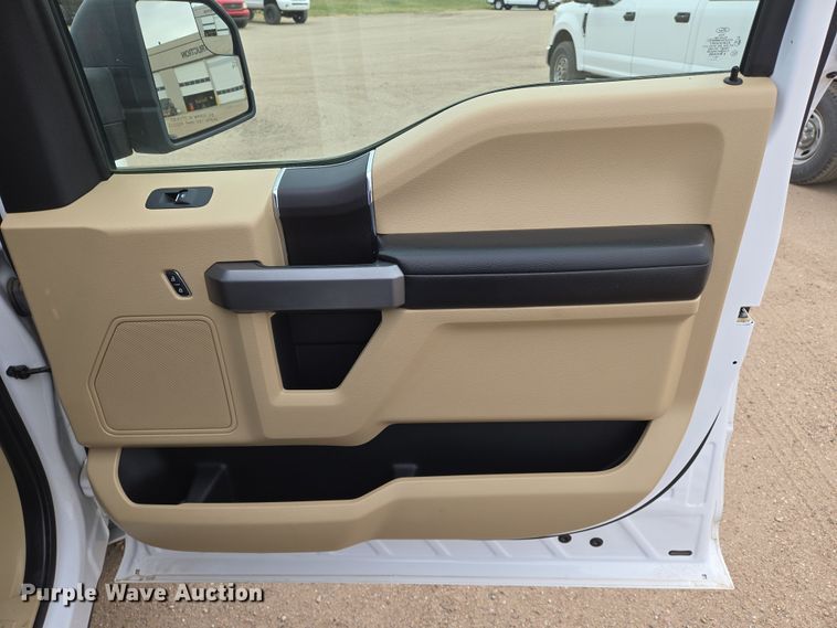 image for item EN8802 2019 Ford F150 XLT SuperCrew pickup truck