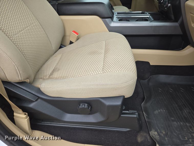 image for item EN8802 2019 Ford F150 XLT SuperCrew pickup truck