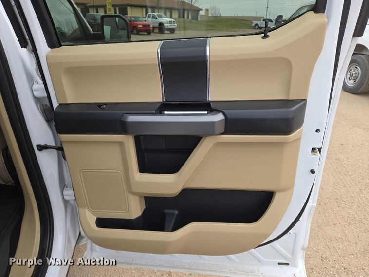 image for item EN8802 2019 Ford F150 XLT SuperCrew pickup truck