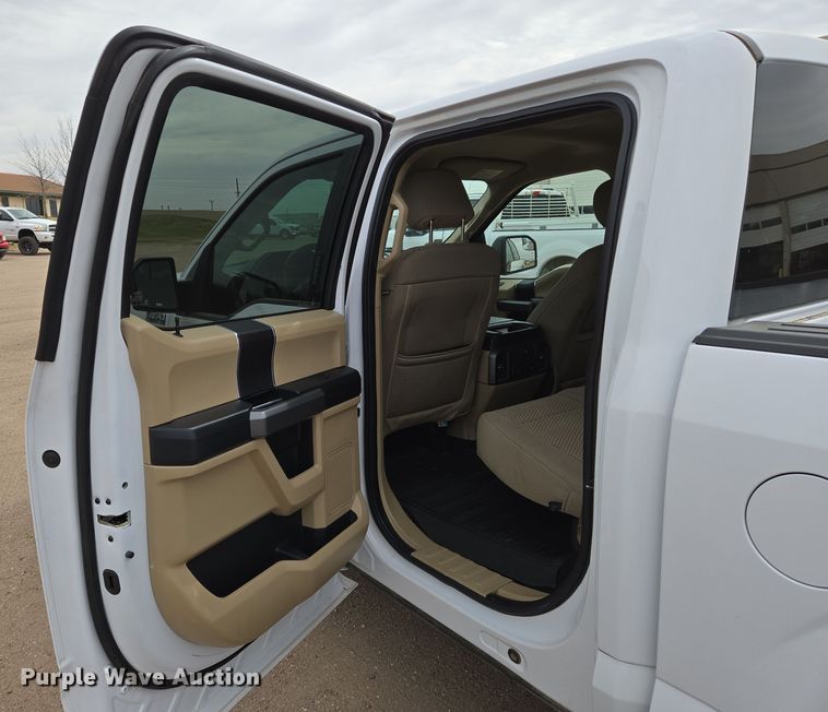 image for item EN8802 2019 Ford F150 XLT SuperCrew pickup truck