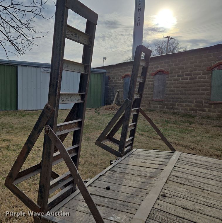 image for item EN8820 2005 PJ equipment trailer