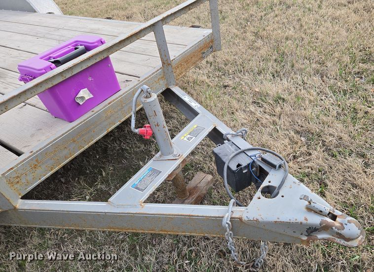 image for item EN8821 2005 H&H  equipment trailer