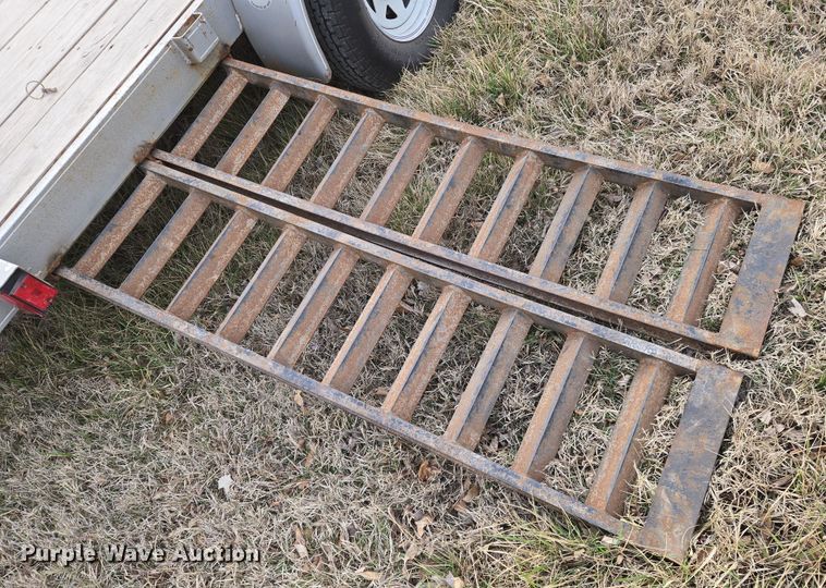 image for item EN8821 2005 H&H  equipment trailer