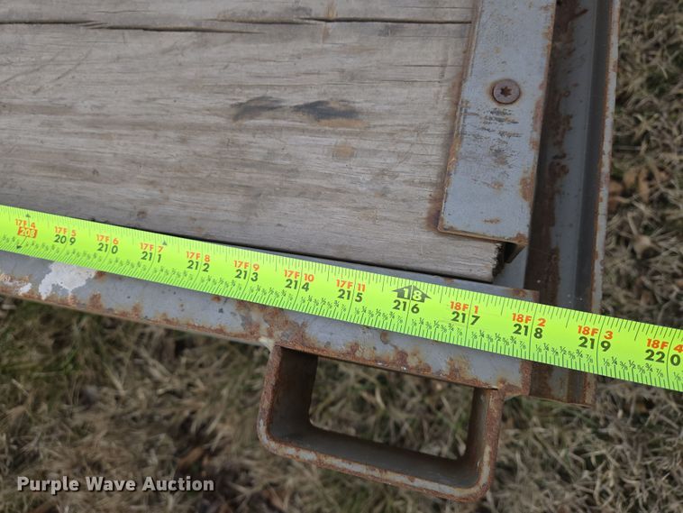 image for item EN8821 2005 H&H  equipment trailer