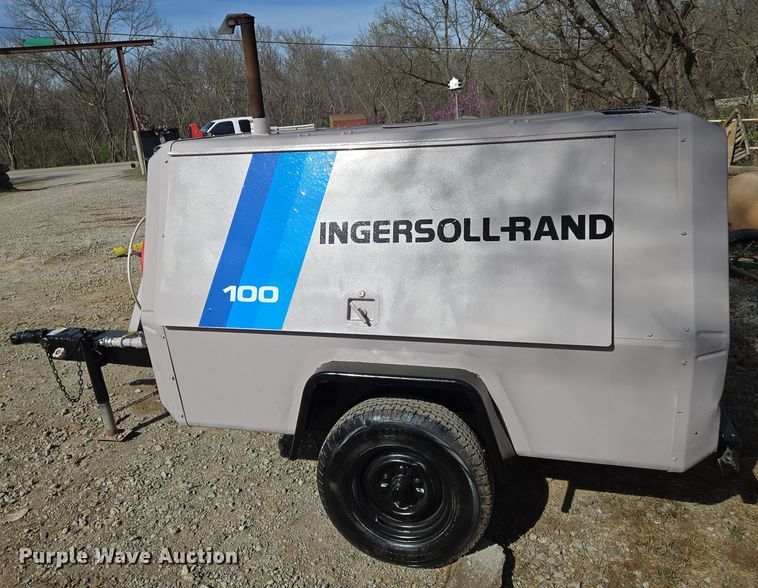 image for item EN8834 Ingersoll Rand 100 air compressor