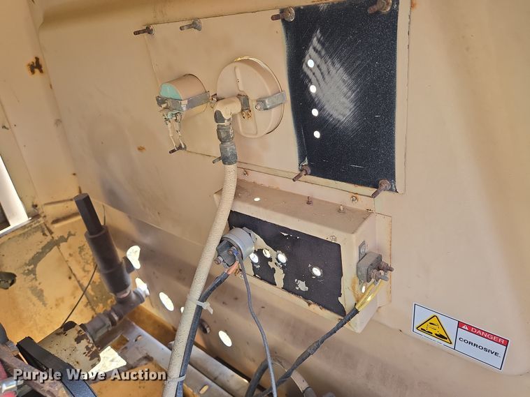 image for item EN8834 Ingersoll Rand 100 air compressor