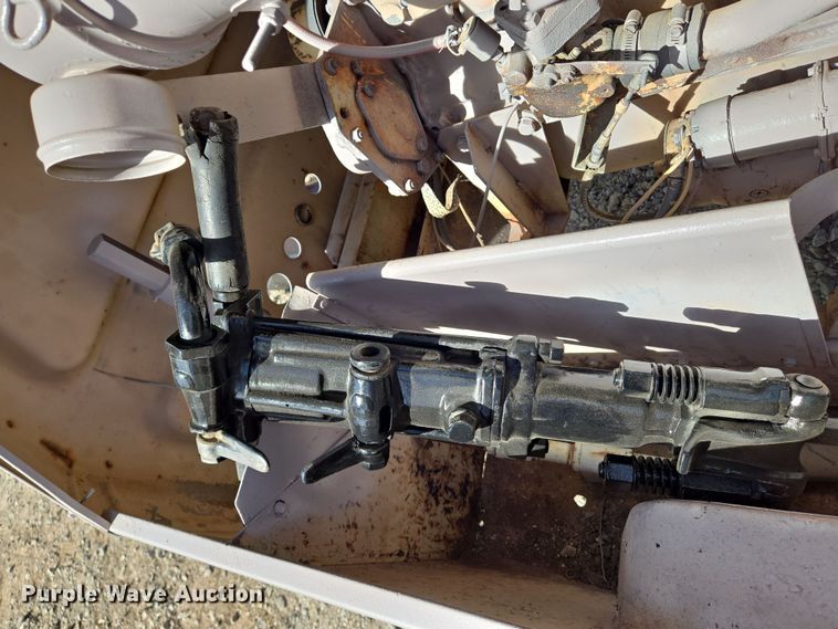 image for item EN8834 Ingersoll Rand 100 air compressor