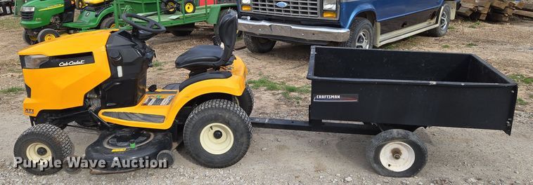 image for item EN8844 2015 Cub Cadet XT1 Enduro Series lawn mower