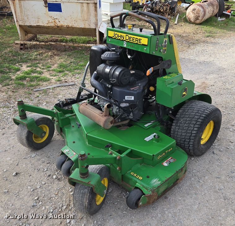 image for item EN8846 2015 John Deere 652B lawn mower
