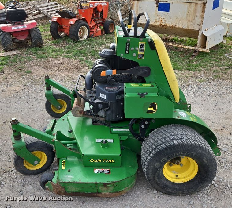 image for item EN8846 2015 John Deere 652B lawn mower