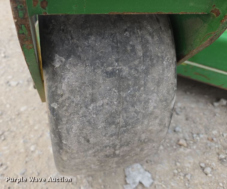 image for item EN8846 2015 John Deere 652B lawn mower