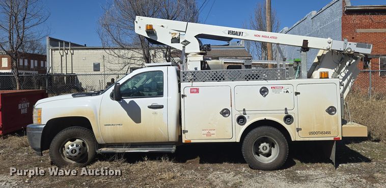 image for item EO0613 2013 Chevrolet Silverado 3500HD bucket truck