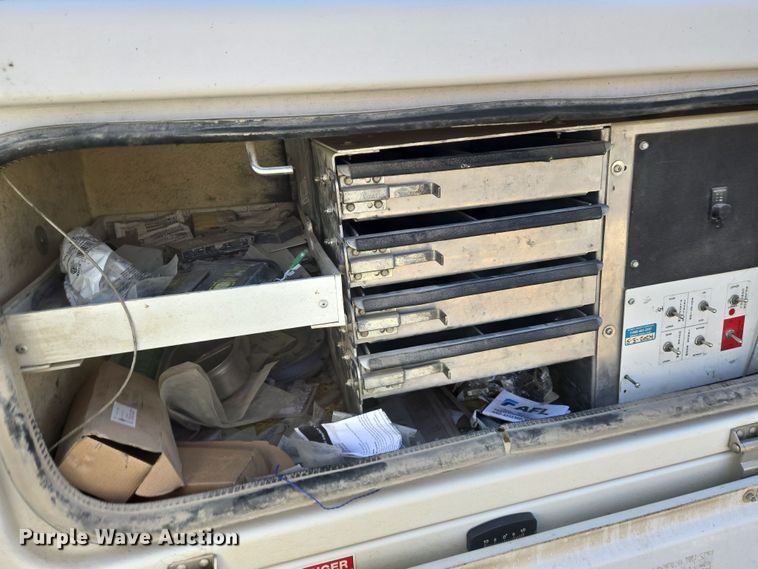 image for item EO0613 2013 Chevrolet Silverado 3500HD bucket truck