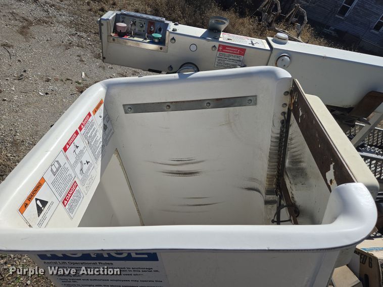 image for item EO0613 2013 Chevrolet Silverado 3500HD bucket truck