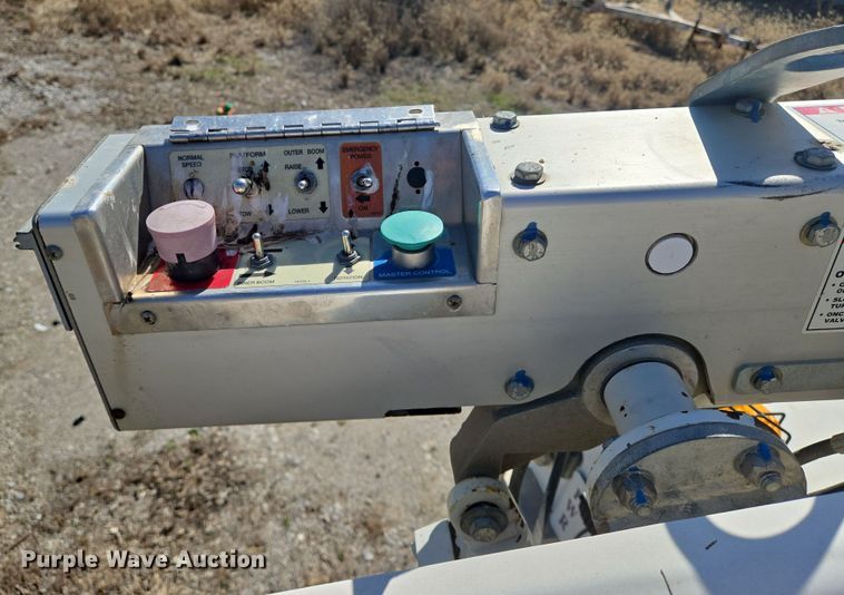 image for item EO0613 2013 Chevrolet Silverado 3500HD bucket truck