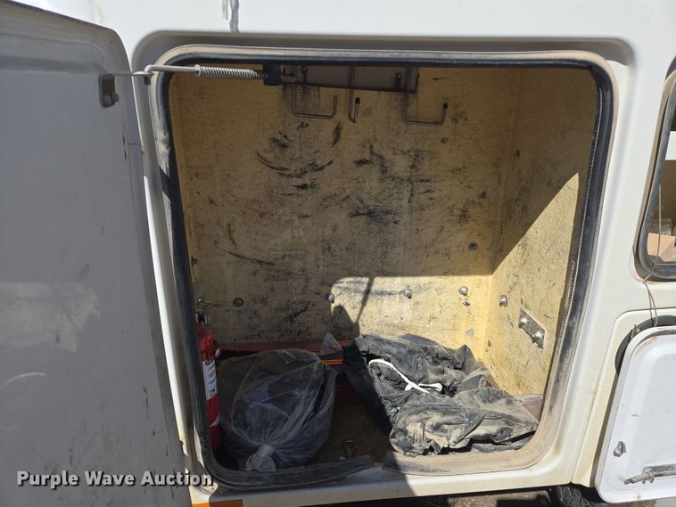 image for item EO0613 2013 Chevrolet Silverado 3500HD bucket truck