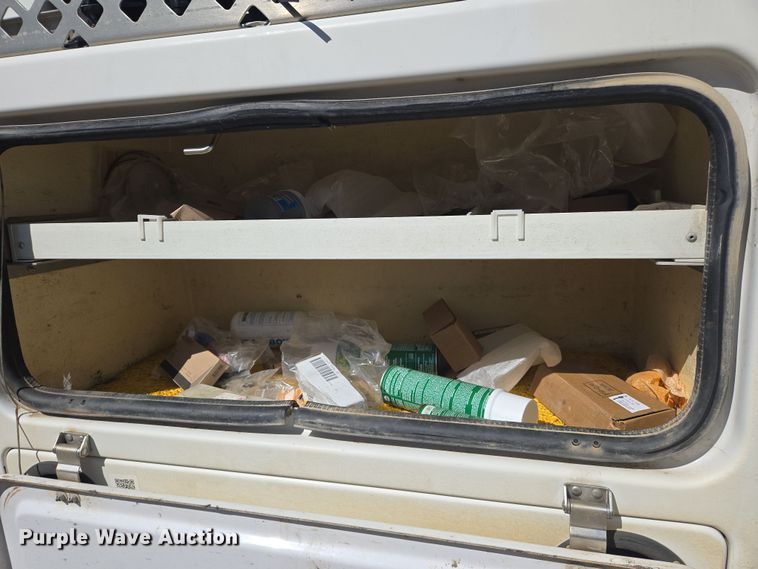 image for item EO0613 2013 Chevrolet Silverado 3500HD bucket truck